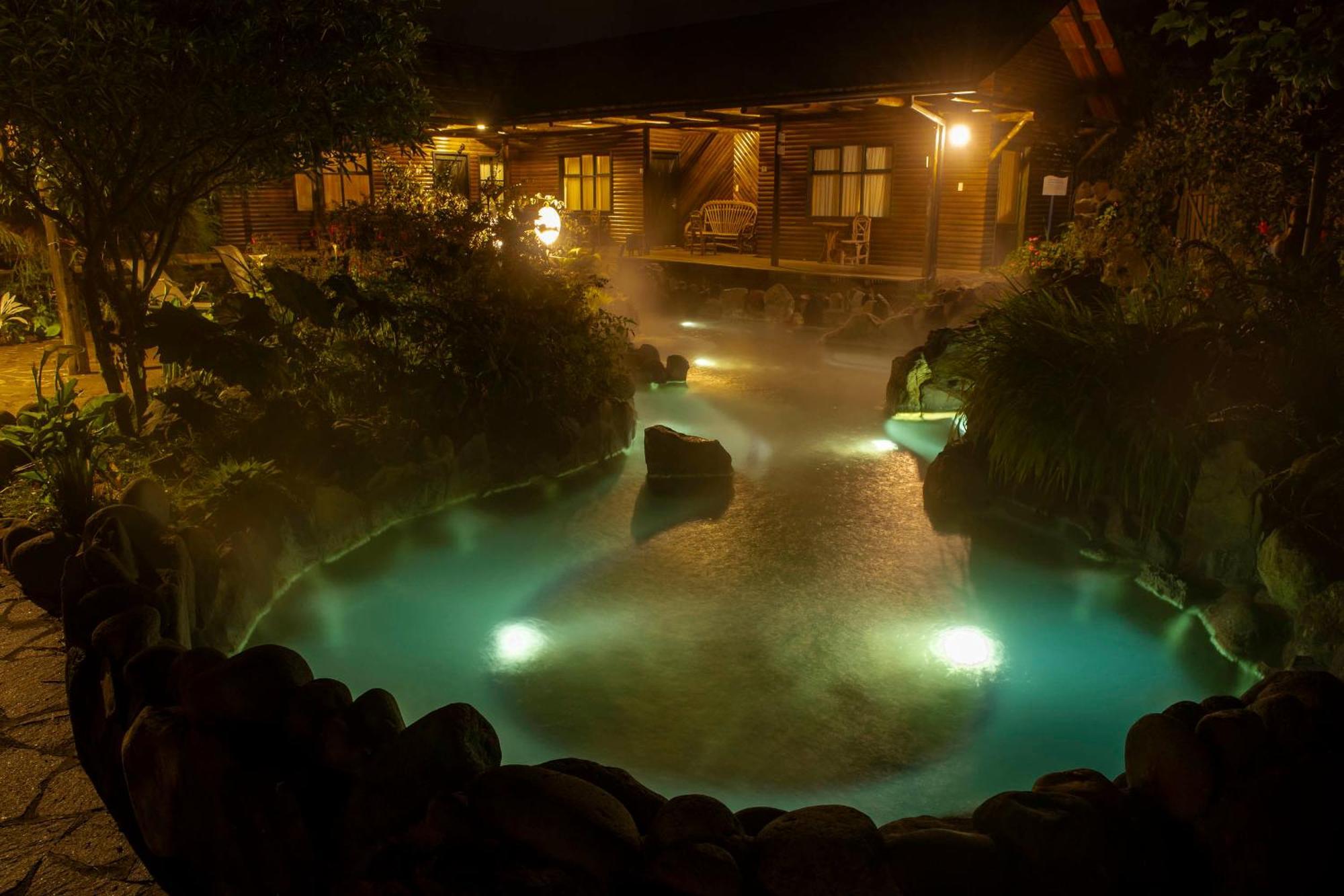 Termas De Papallacta Dış mekan fotoğraf A hot spring in Japan