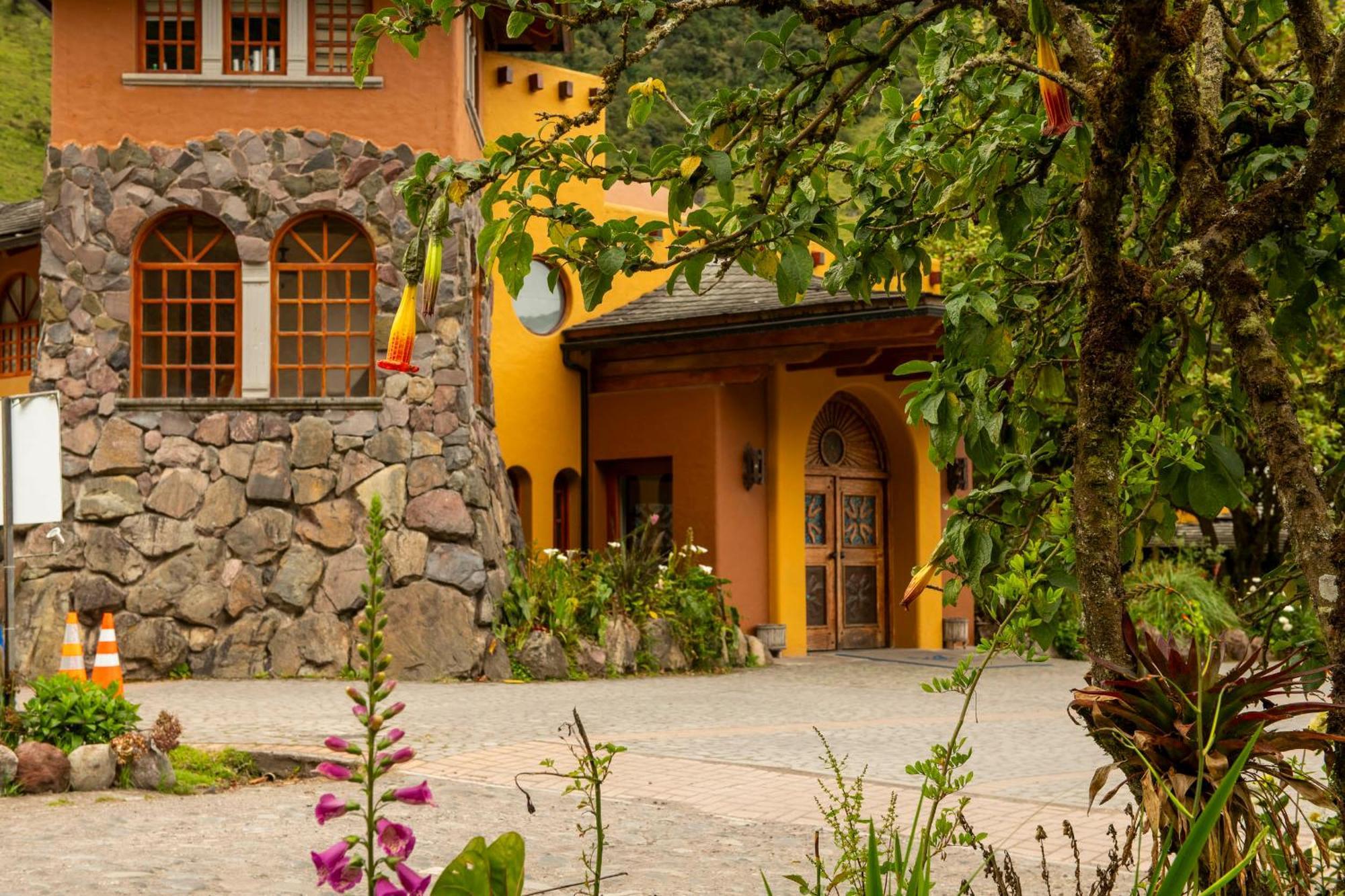 Termas De Papallacta Dış mekan fotoğraf Entrance to the hotel