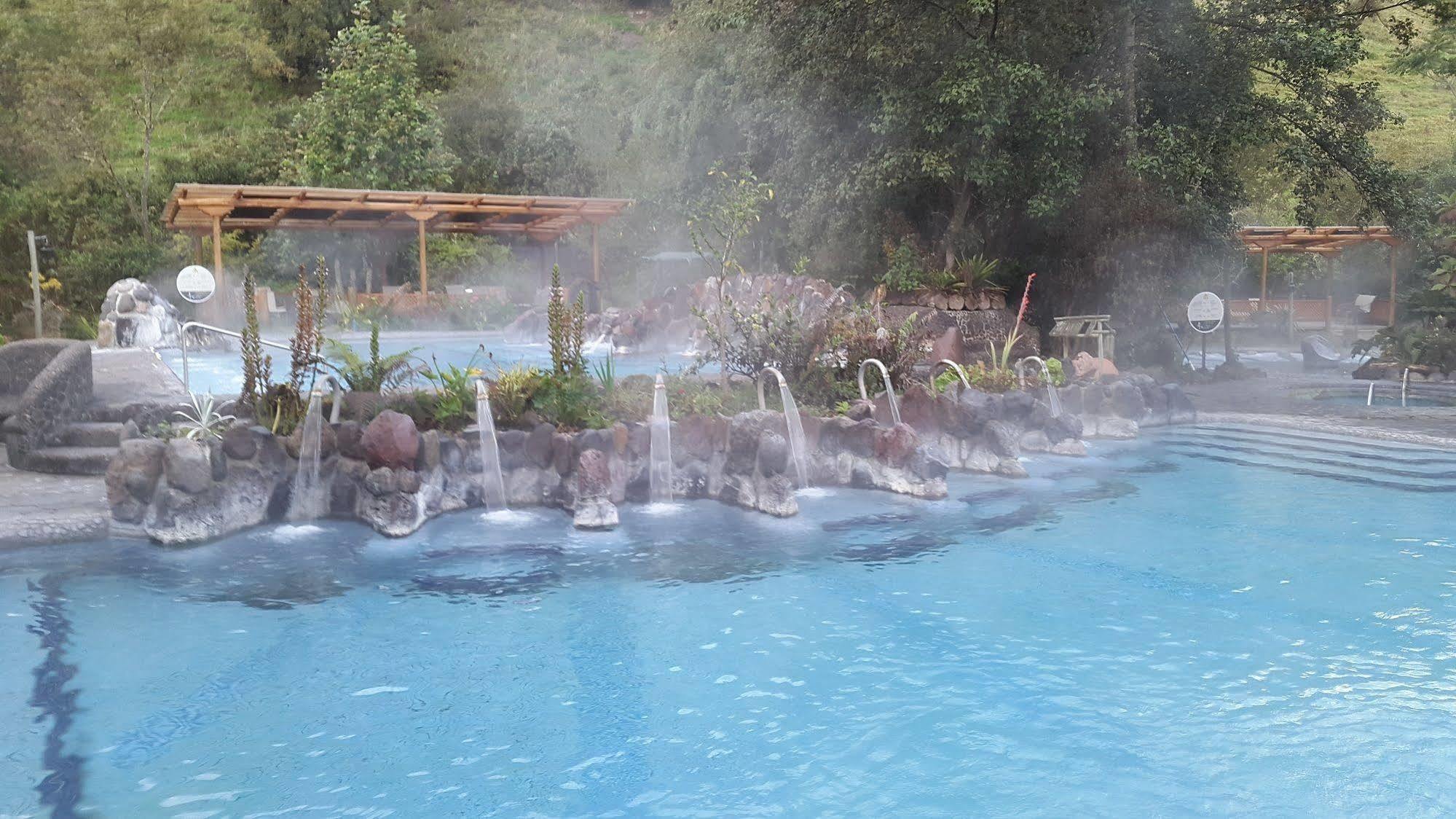 Termas De Papallacta Dış mekan fotoğraf Thermal water at the thermal baths in Bad Radkersburg